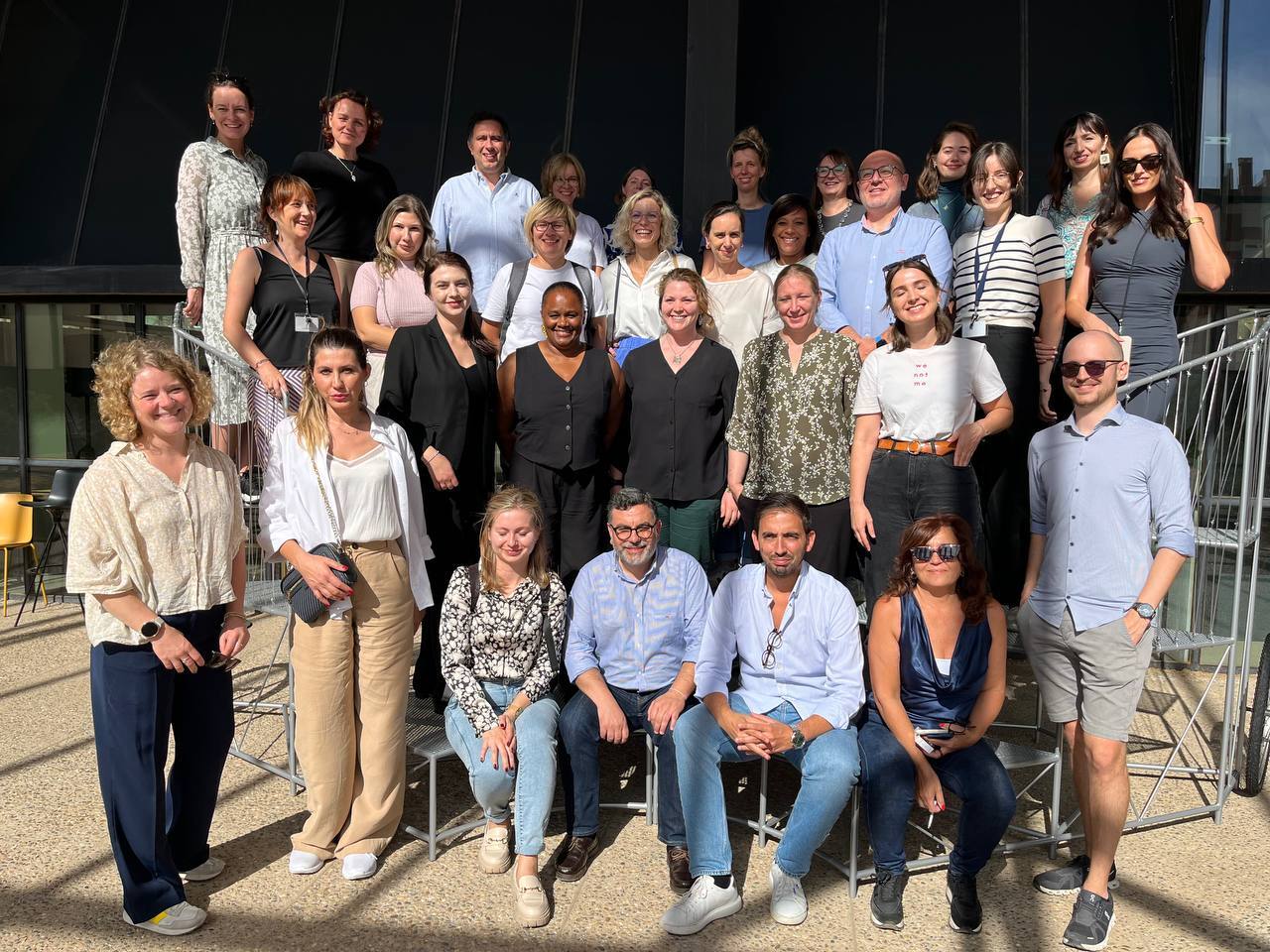 Foto de família de les persones representats de cada ciutat