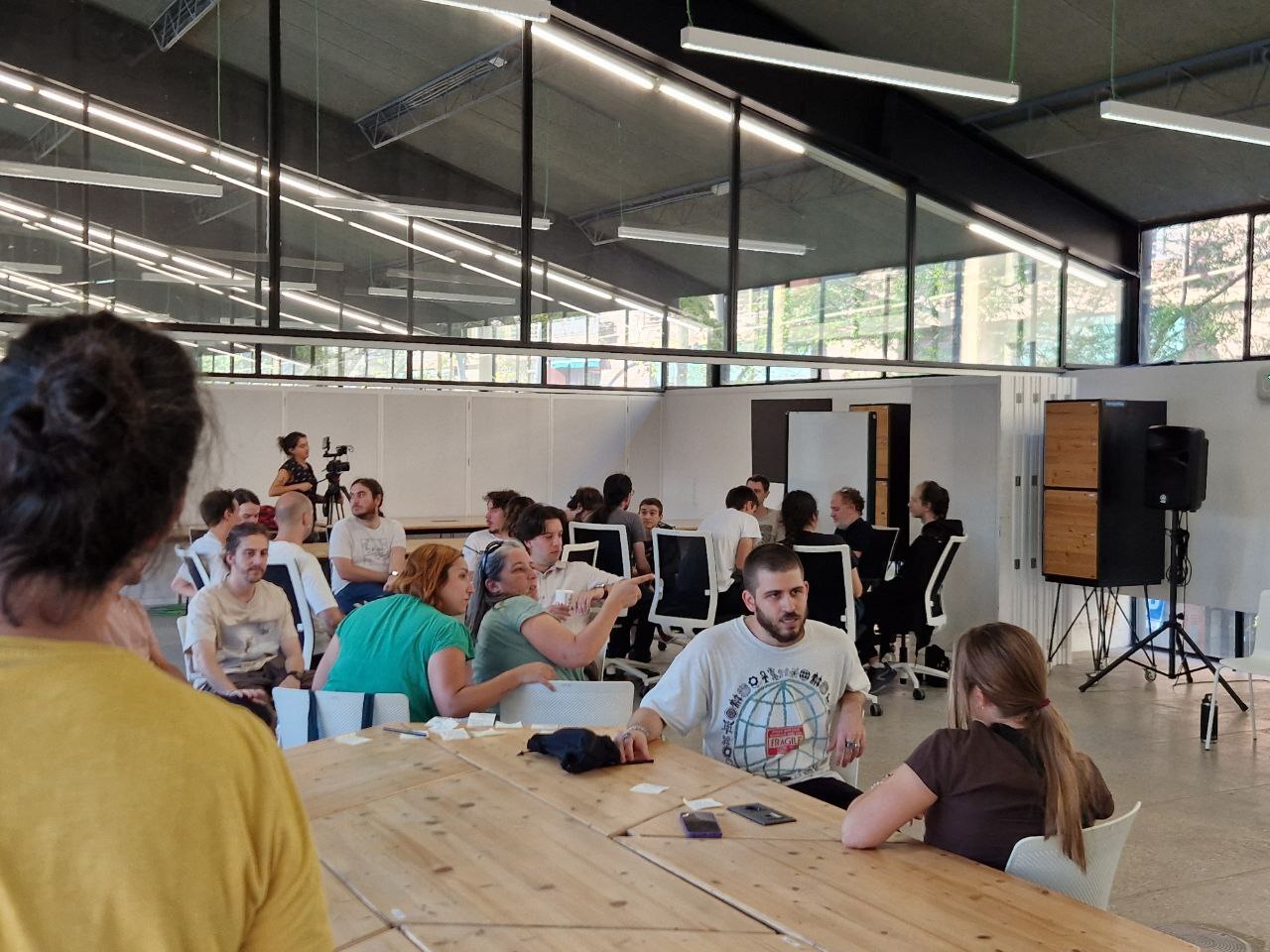 Desconferència sobre sobirania digital i mètodes alternatius de producció de videojocs