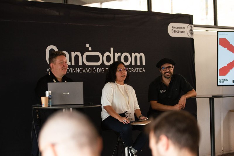 Róbert Bjarnason and Alejandra González. Moderator: Xabier E. Barandiaran