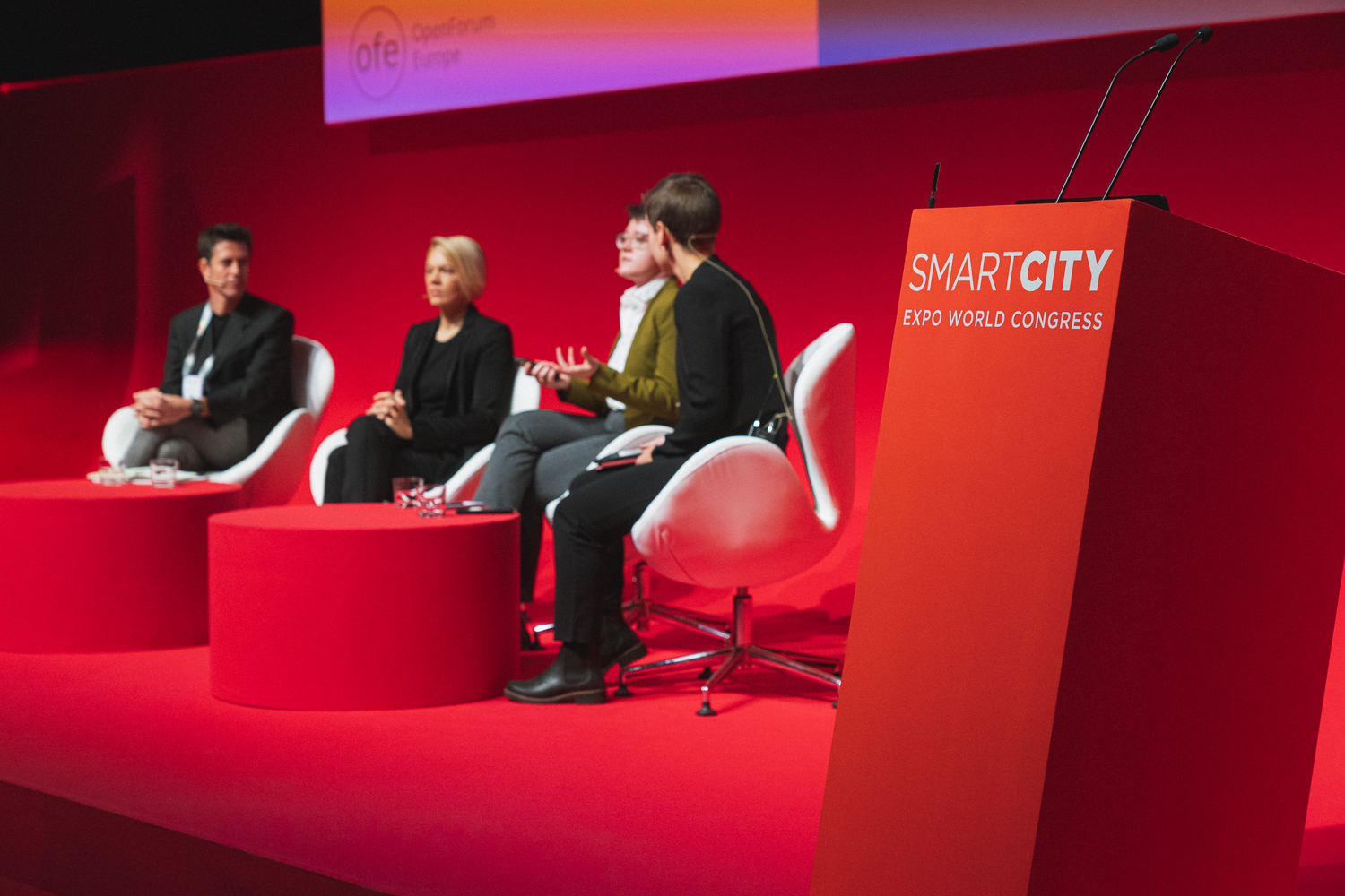 ca Debat a l'Smart City Expo sobre codi obert i tecnologia per afrontar els reptes digitals a Europa en Debate at the Smart City Expo on open code and technology to face the digital challenges in Europe es Debate en la Smart City Expo sobre código abierto y tecnología para afrontar los reptes digitales en Europa