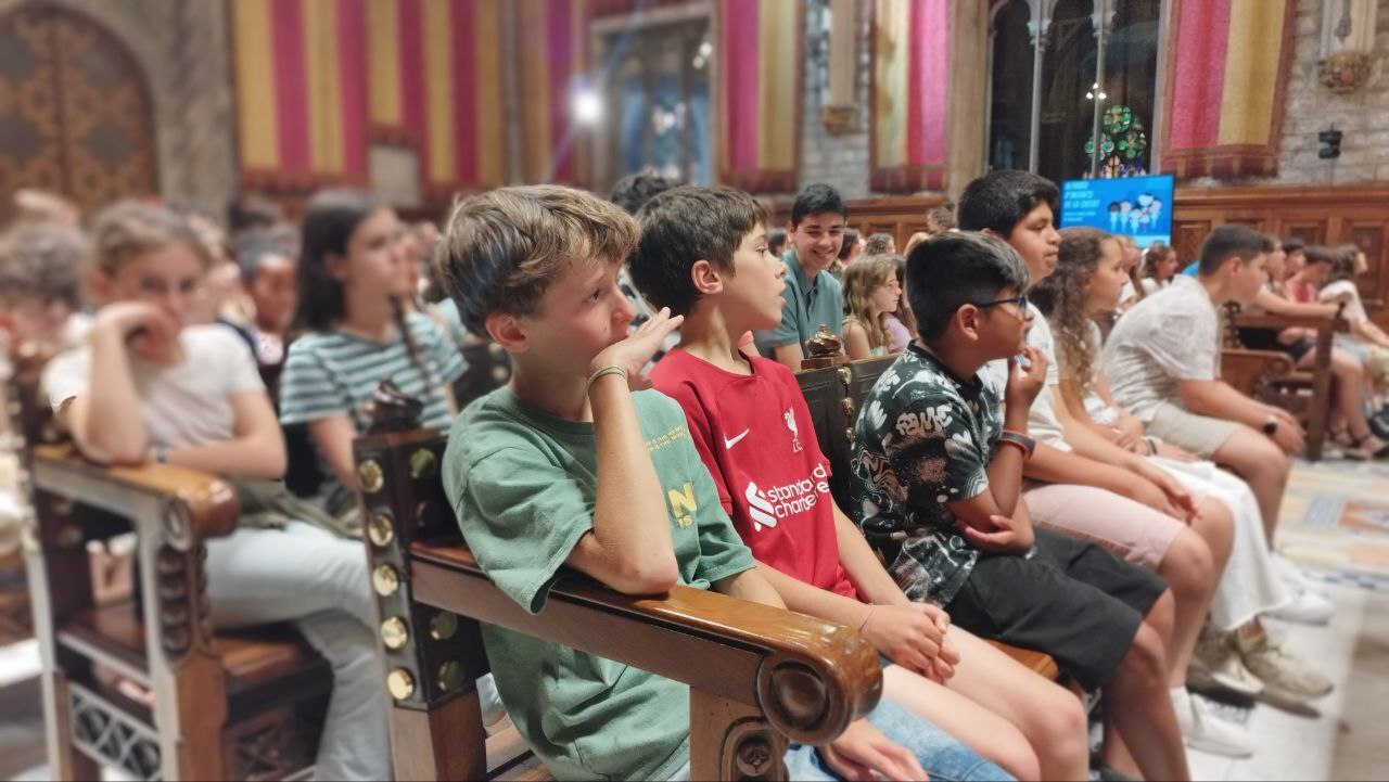 The children of the Volem Decidir! process present their proposals to the mayor