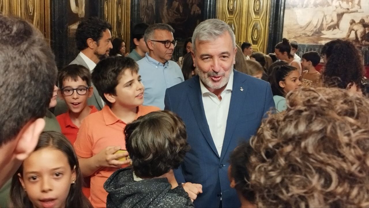 The children of the Volem Decidir! process present their proposals to the mayor